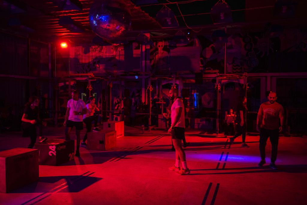 Group session under red lights